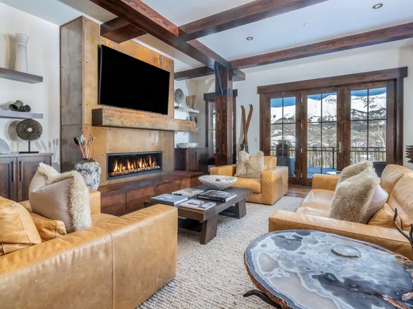 12 Elkstone Pl #403, Telluride, CO 81435