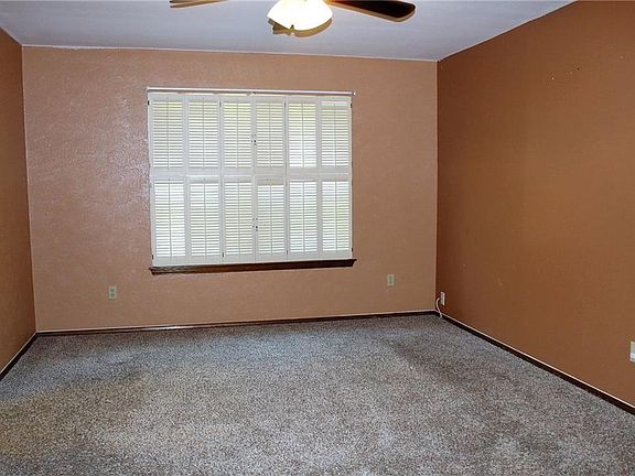 5th image of 8209 Irish Dr