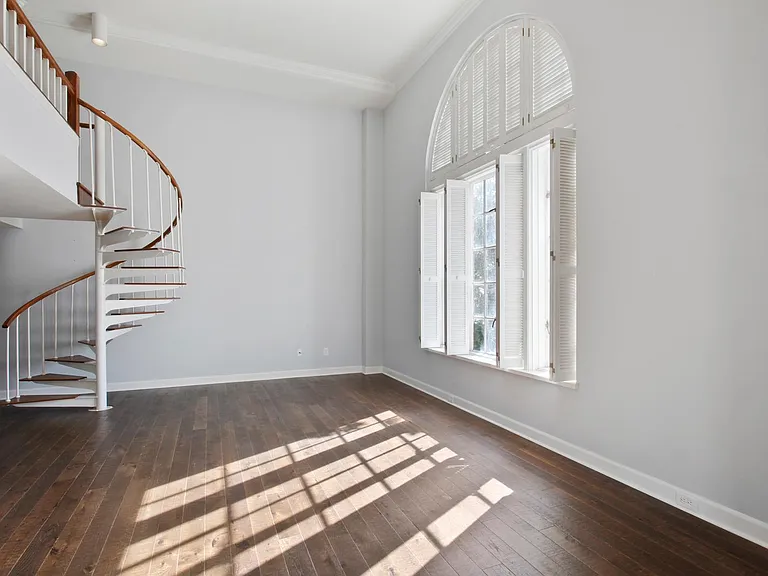 321 Abercorn St #103 — Photo 9