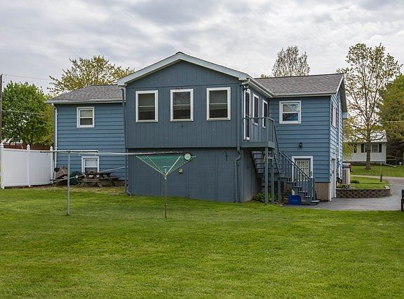 2nd image of 24 Belaire Dr