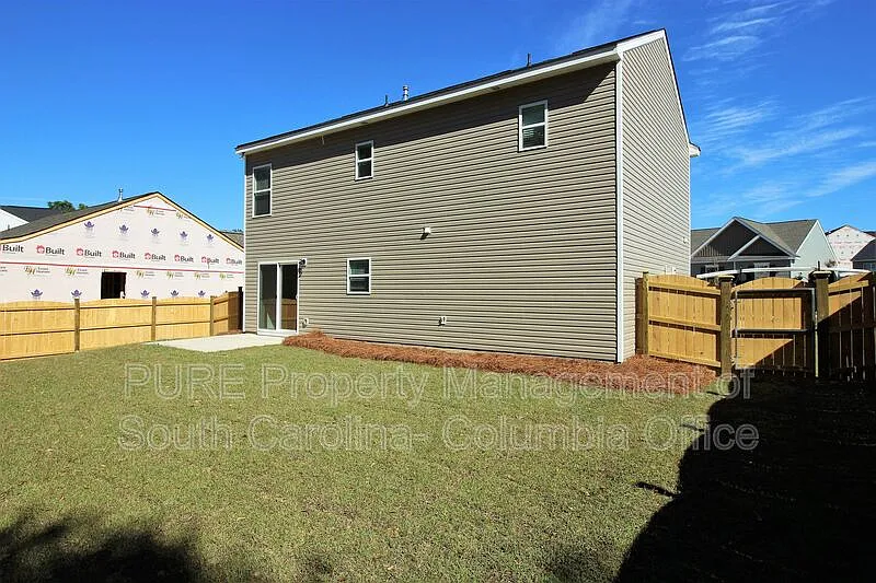 3 bed, 2.5 bath, 1470 sqft, $1,735 — Photo 4