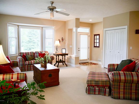 5th image of 30 Princeton Ct