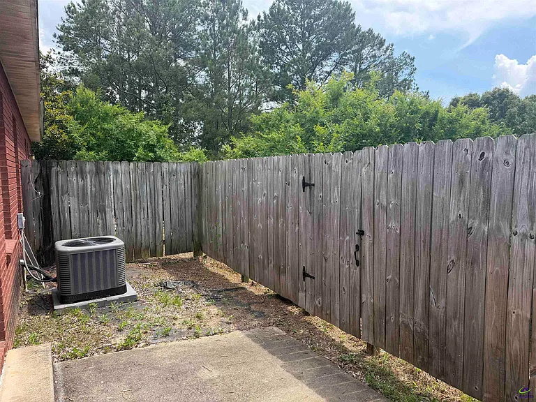 224 Katelyn Cir — Photo 7