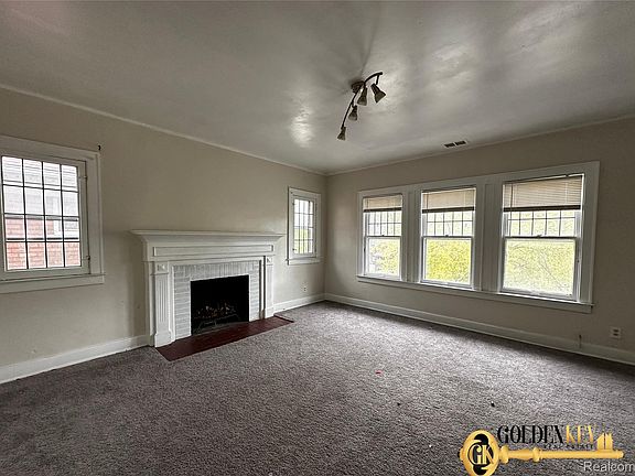 5th image of 4370 Tyler St