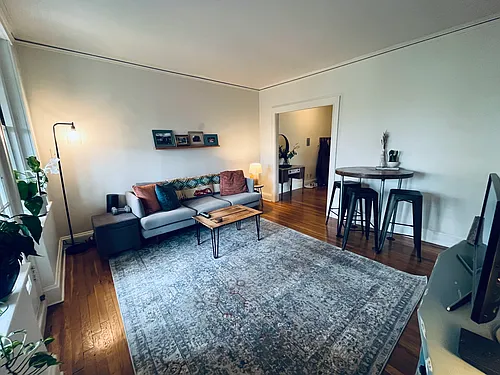 2039 Commonwealth Ave Photo 1