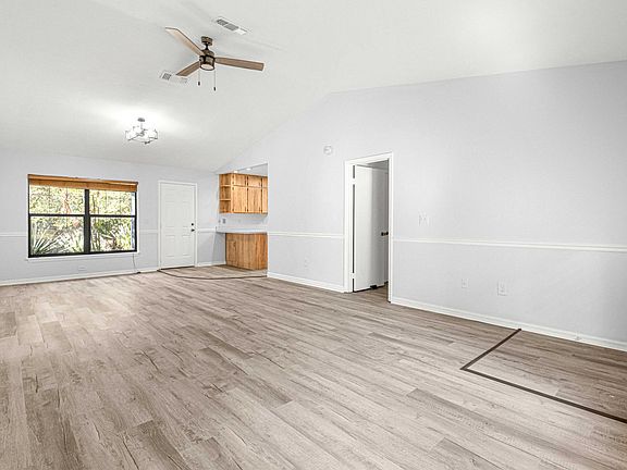5th image of 716 SE 31st Ave