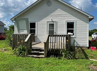 327 Walnut St, Carrollton, IL 62016