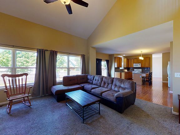 3rd image of 3455 White Oak Dr