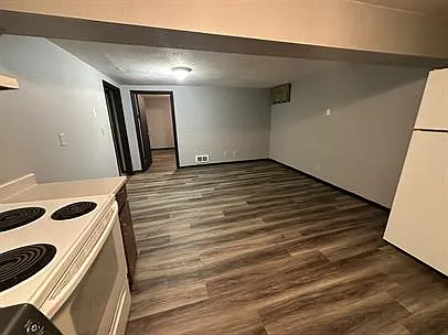 3 bed, 832 sqft, $1,300 — Photo 4