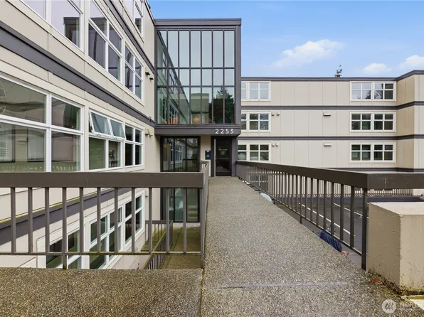2253 Gilman Drive W #505, Seattle, WA 98119