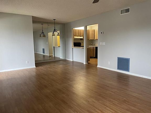2nd image of 4962 Sable Pine Cir APT D2