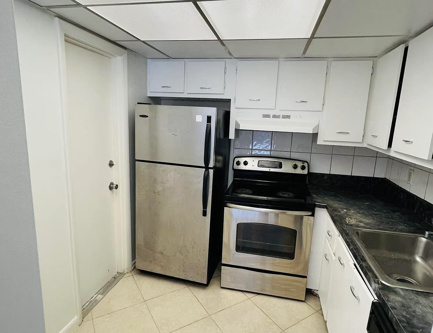 2 bed, 2.0 bath, 847 sqft, $1,900 — Photo 3