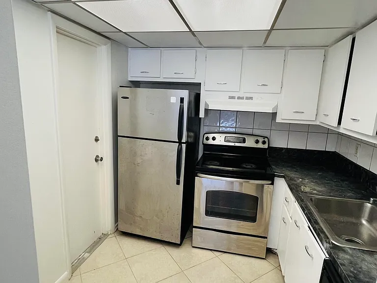 604 NW 13th St #21 — Photo 2