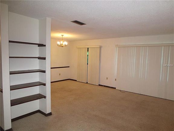 3rd image of 709 Avery Ln