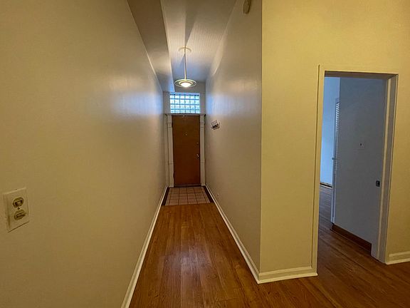 2nd image of 1941 N Wilmot Ave #1