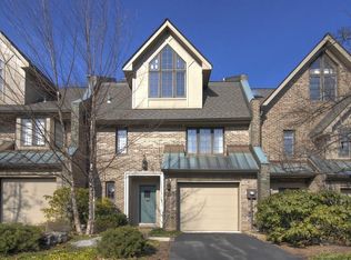 30 Sherwood Downs, Park Ridge, NJ 07656