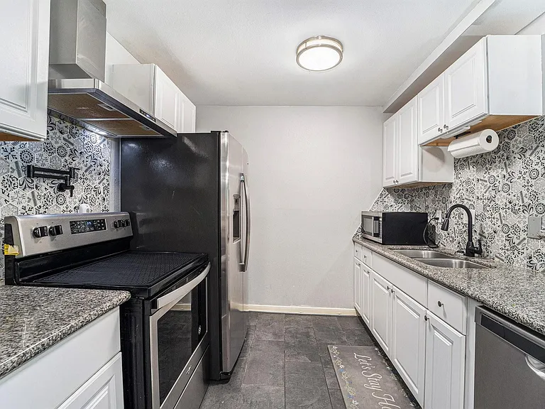 12215 Hillcroft St — Photo 10