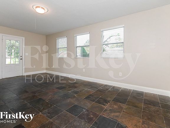 5th image of 5643 Selton Ave
