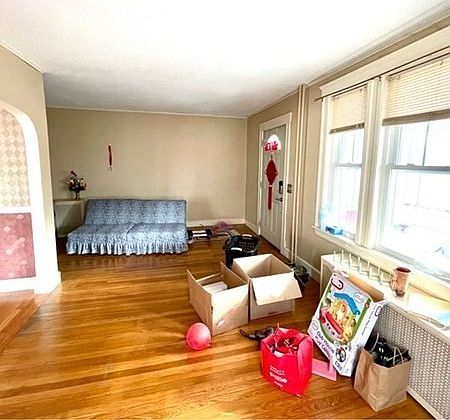 4th image of 64 Young St #64