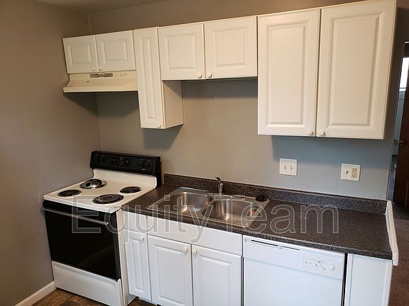 4th image of 23 Chalmers Ln