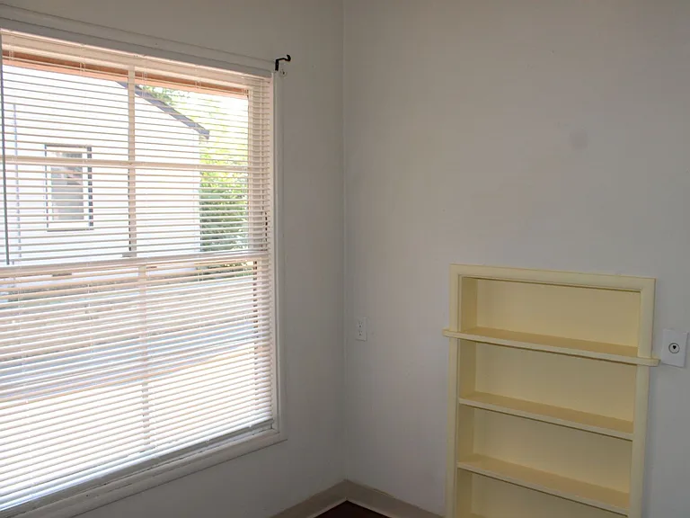 4225 V St #2 — Photo 11