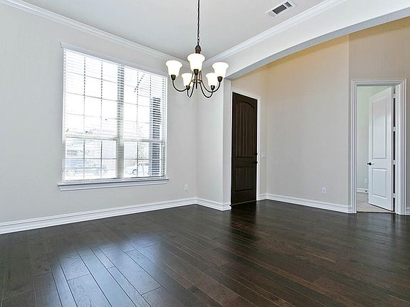 5th image of 11026 San Pedro St