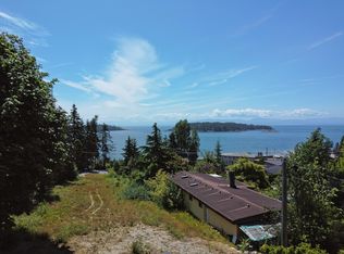 2 Lilac St, Sechelt, BC V7Z0M9
