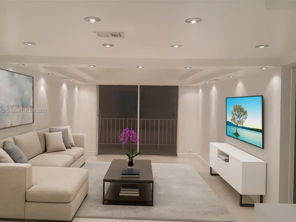 1805 Sans Souci Blvd APT 525, North Miami, FL 33181