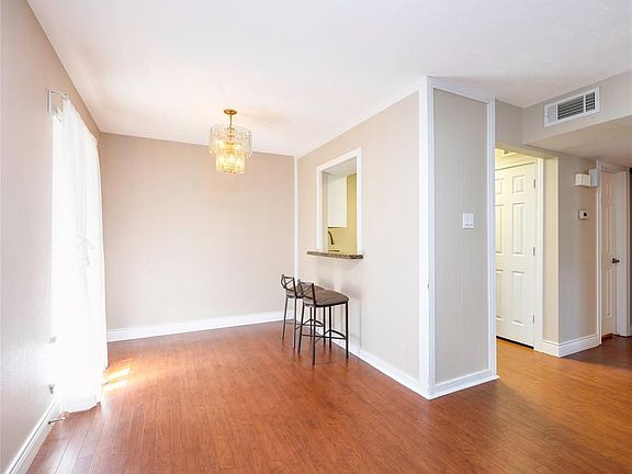 3rd image of 9029 Gaylord Dr APT 123