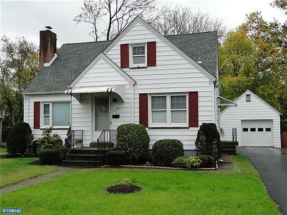 2nd image of 1034 W Mill St