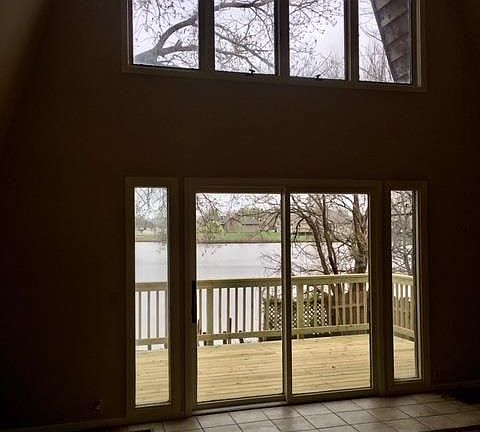 5th image of 13 Warren Dr