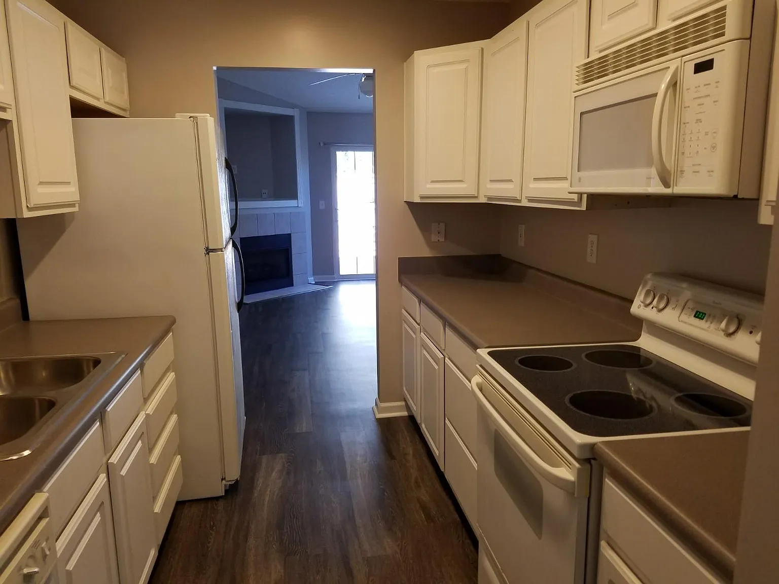 2 bed, 1080 sqft, $2,350 — Photo 1