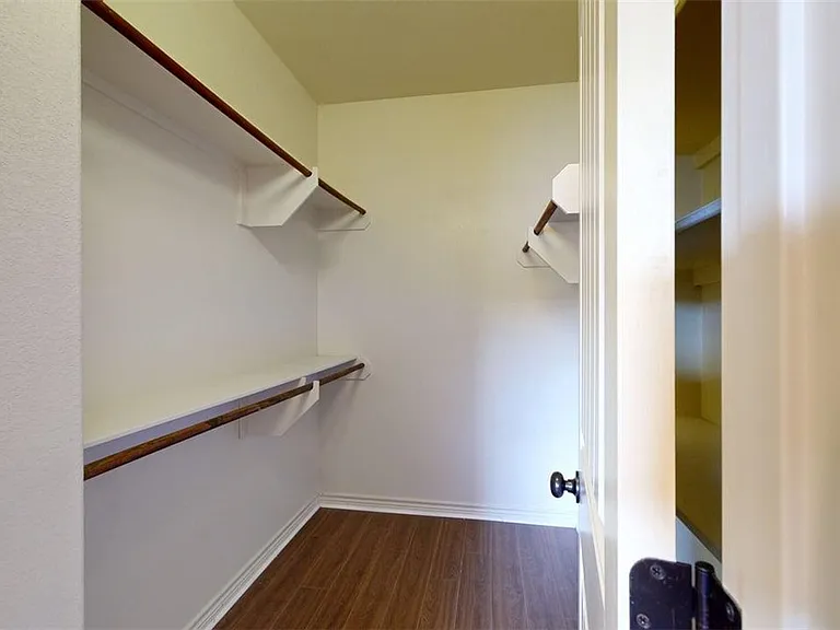 3007 Towers Pkwy — Photo 22