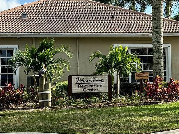 3rd image of 368 SW 122nd Ave