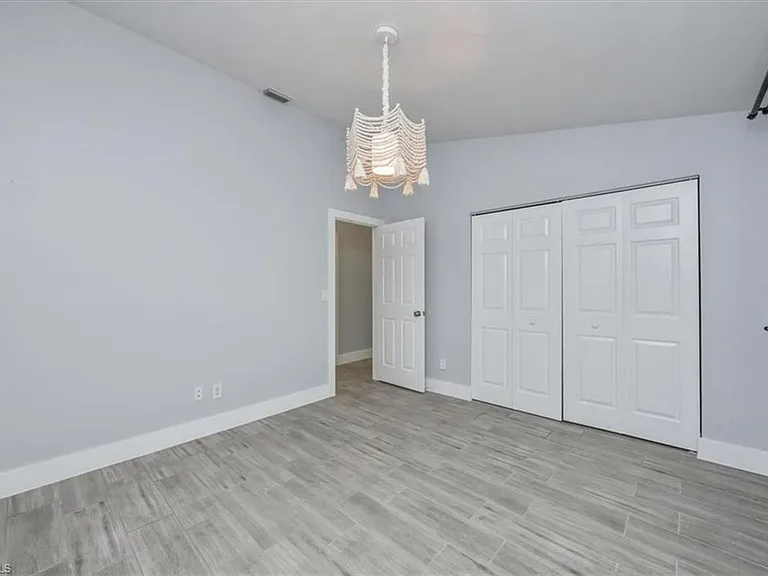 6161 Waxmyrtle Way — Photo 13