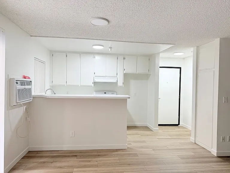 400 Westmoreland Apartments - Modern, approachable, city-living vibe — Photo 5