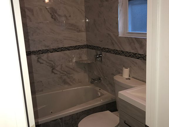 4th image of 10484 164th St