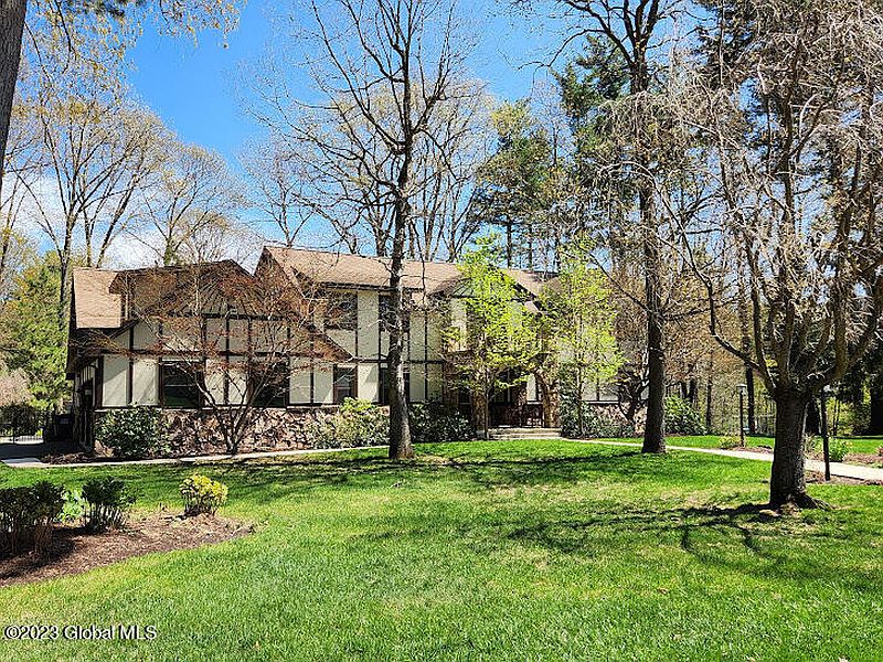 2nd image of 24 Norwood Way