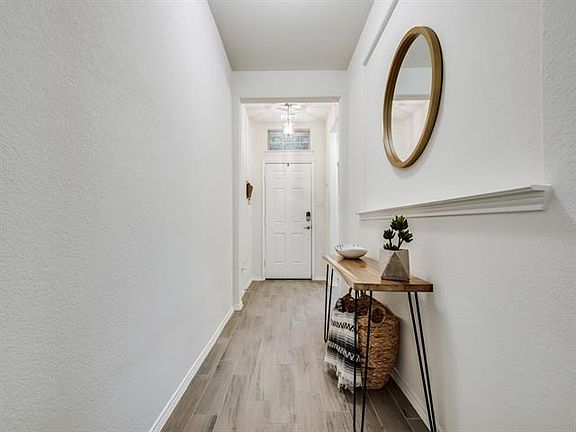 4th image of 1905 Alamandine Ave