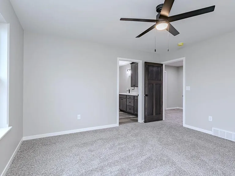 3506 Green Pastures Ln — Photo 32