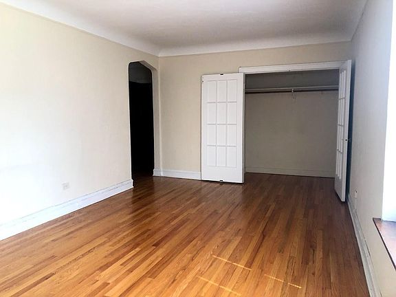 2nd image of 830 W Washington Blvd #1F