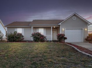 3214 Lubbock Dr, Hope Mills, NC 28348