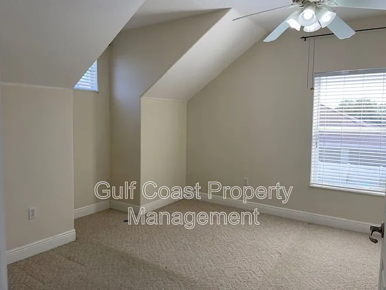 5210 Levi Ln — Photo 29