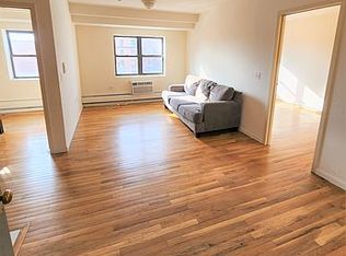 28-14 31st St #502, Astoria, NY 11102