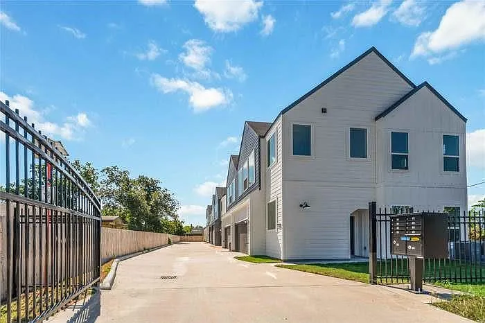 4710 Mallow St #B — Photo 2