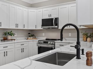 10100 S Willow St UNIT 108, Manchester, NH 03103