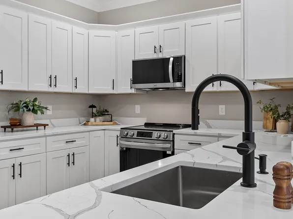 10100 S Willow Street #108, Manchester, NH 03103