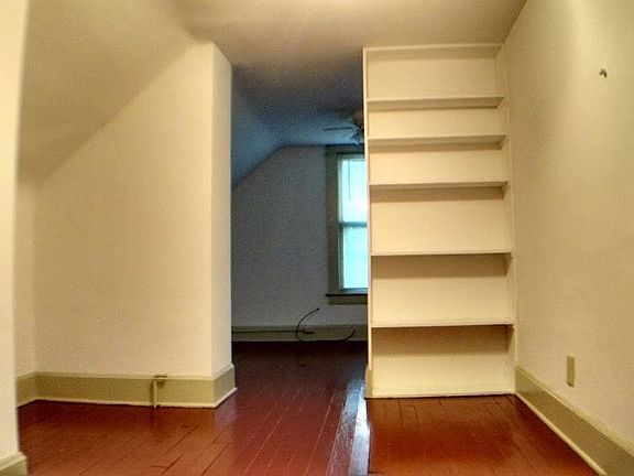 5th image of 339 W 6th Ave