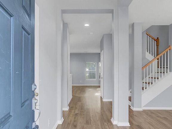 5th image of 104 Chancellors Dr