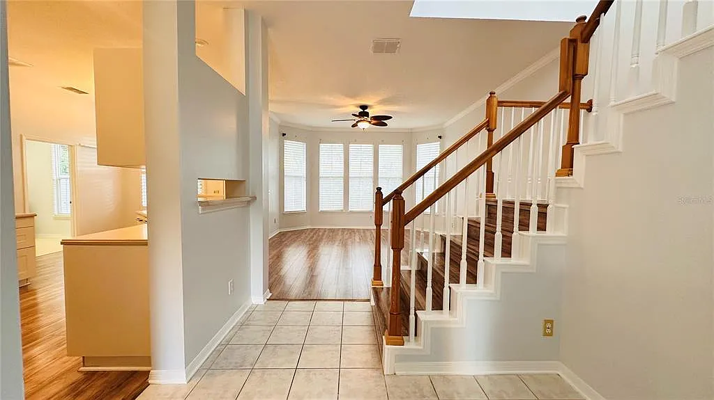 3 bed, 2.5 bath, 1867 sqft, $4,200 — Photo 3